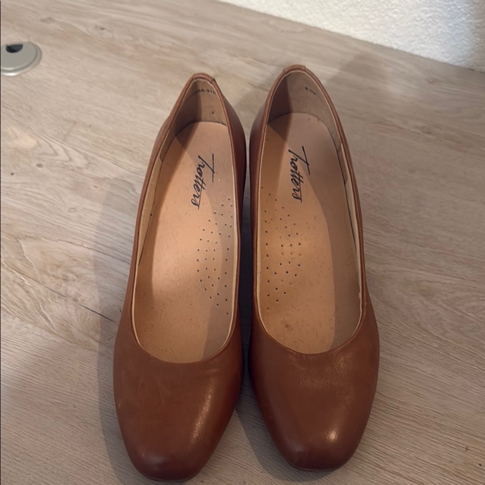 Trotters Women's Brown Leather Shoes
